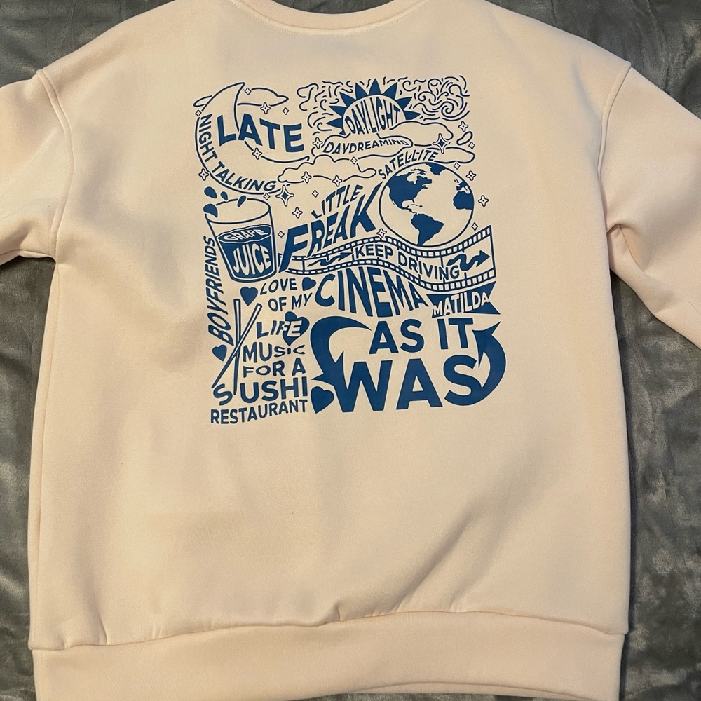 Gildan Harry’s House Harry Style Beige Crewneck